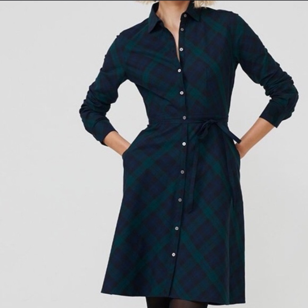 Untuckit plaid navy/green dress